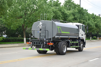 福田ES7 16方洒水车 高效环保的市政环卫利器