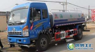 解放洒水车 交通运输中的高效物流解决方案